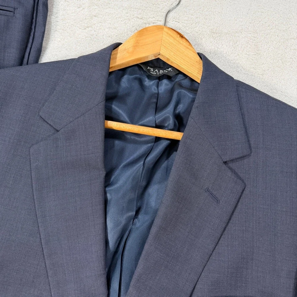 Jos A Bank Mens 42R Gordon Navy Blue Wool 2 Button Suit Pleated Cuffed 36x28